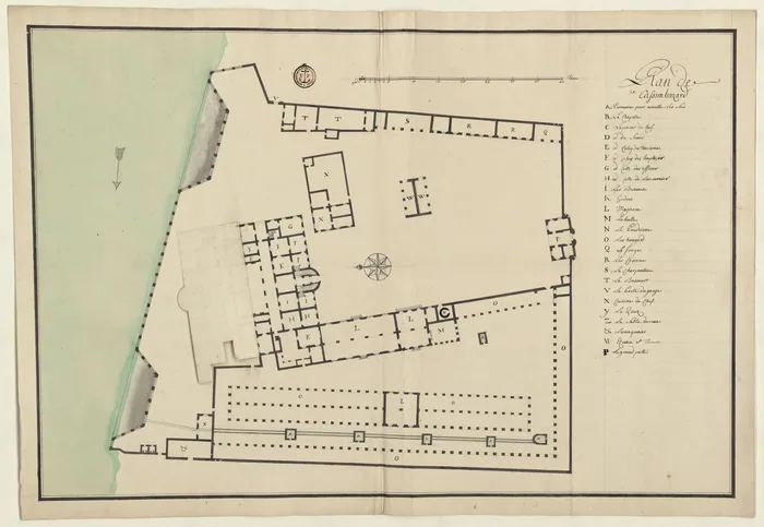 Plan de Cassimbazard: plattegrond van een Europese loge te Kasimbazar, Frans manuscript uit 1753, met een legenda (kapel, woning van het opperhoofd, van de secunde en van de derde man, kantoren, pakhuizen, magazijn, kruithuis, loodsen, smederij, kazerne). Vermoedelijk de Franse loge; het plan laat zien hoe zo'n handelspost in Kingma's tijd was ingericht.