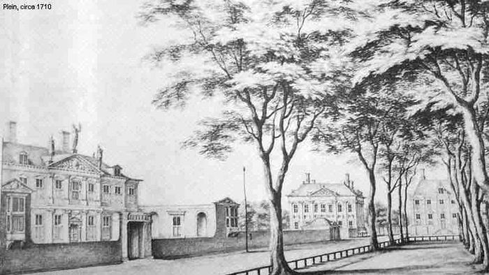 Mauritshuis in Den Haag, gezien vanaf het Plein, in 1710