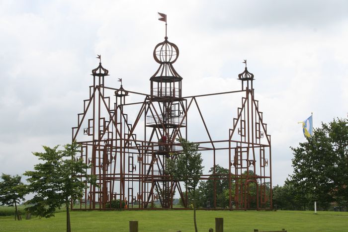 De herbouwde Uniastate, met alleen een buisframe